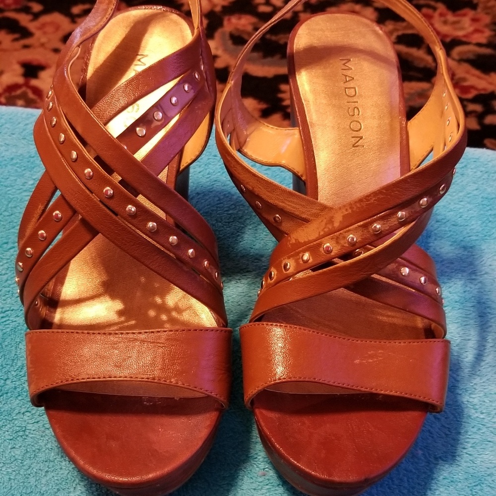 Wedge heels